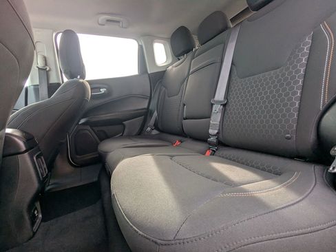 Used 2018 Jeep Compass Sport w/ Tech Group image 11