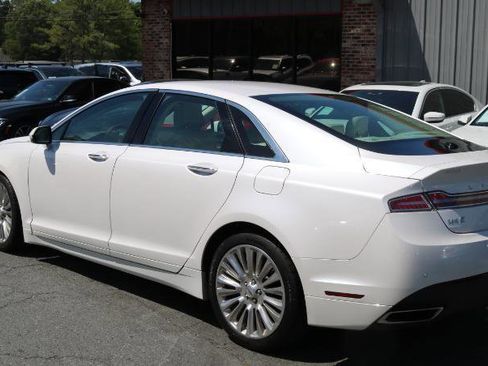 Used 2013 Lincoln MKZ FWD image 5