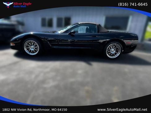 Used 2001 Chevrolet Corvette Convertible w/ Preferred Equipment Group2 RWD image 4
