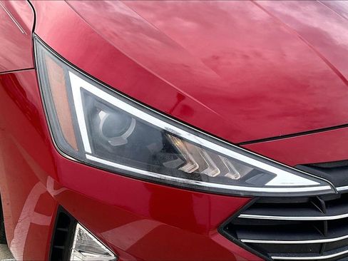 Used 2019 Hyundai Elantra SE image 36