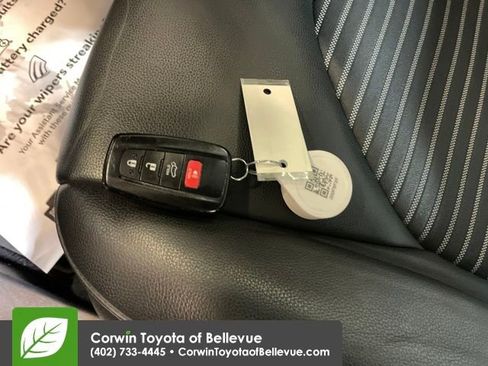 Used 2021 Toyota Highlander XSE image 29