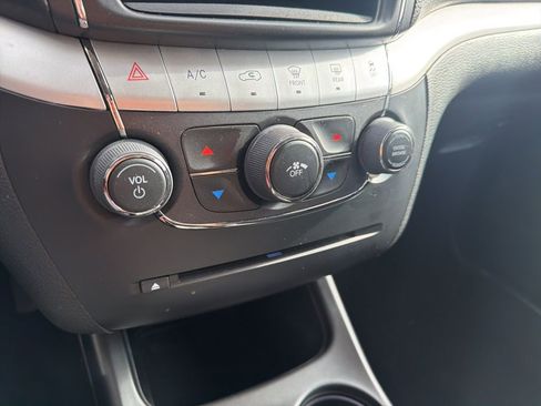 Used 2016 Dodge Journey SXT image 29