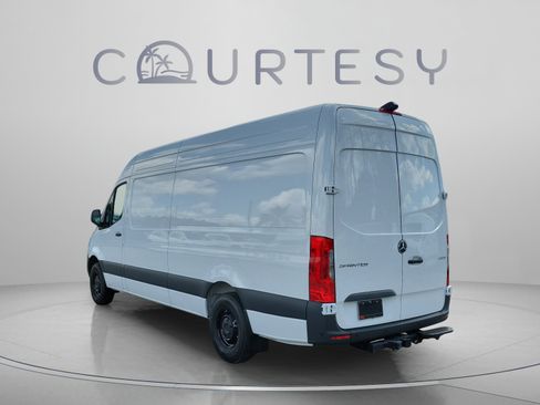Used 2026 Mercedes-Benz Sprinter 2500 image 2