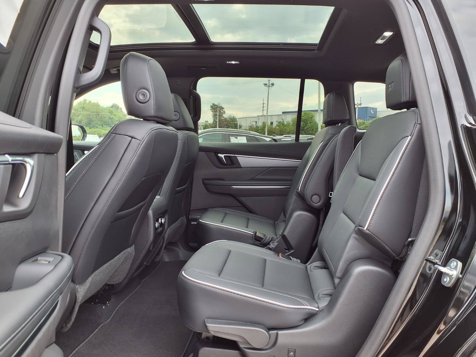 New 2027 Buick Enclave Sport Touring w/ Power Package FWD image 16