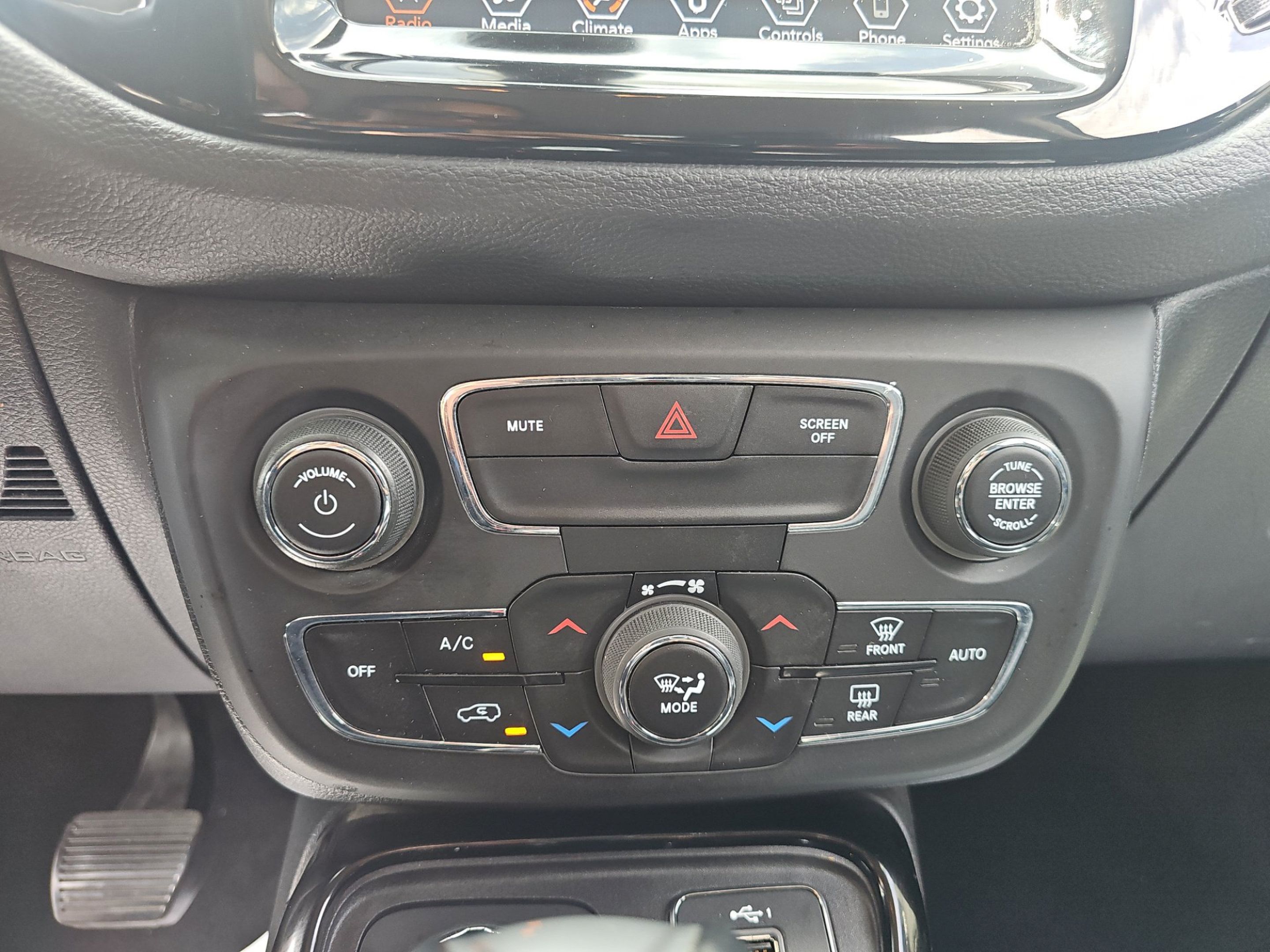 Used 2019 Jeep Compass Limited AWD/4WD image 24