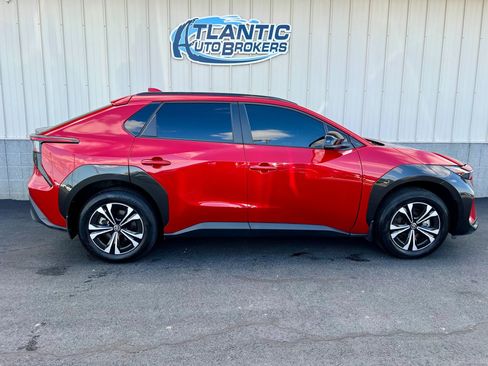 Used 2024 Toyota bZ4X AWD image 3