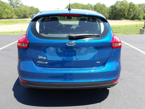 Used 2018 Ford Focus SE w/ Cold Weather Package FWD image 1