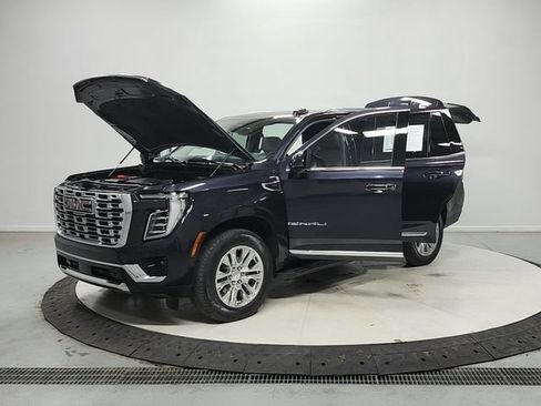 Used 2025 GMC Yukon Denali AWD/4WD image 12