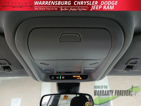 Used 2024 GMC Terrain SLE AWD/4WD image 23