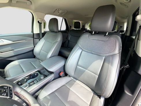 Used 2025 Ford Explorer Active w/ Active Comfort Package AWD/4WD image 22