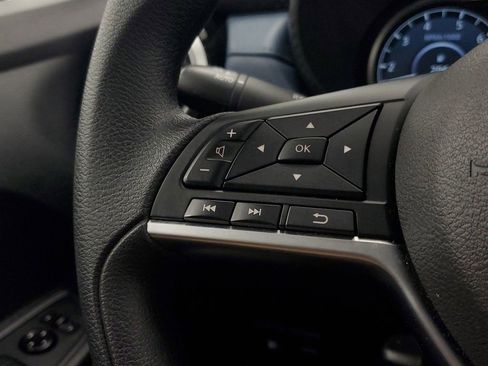 Used 2025 Nissan Versa SV image 14