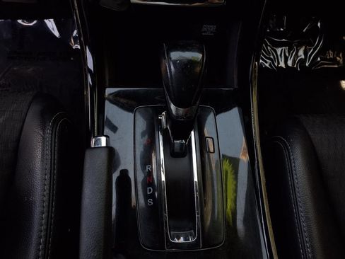Used 2017 Honda Accord Sport image 12