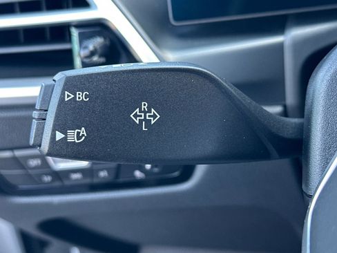 Used 2025 BMW i4 eDrive40 image 32