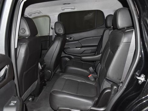 Used 2023 GMC Acadia SLT image 31