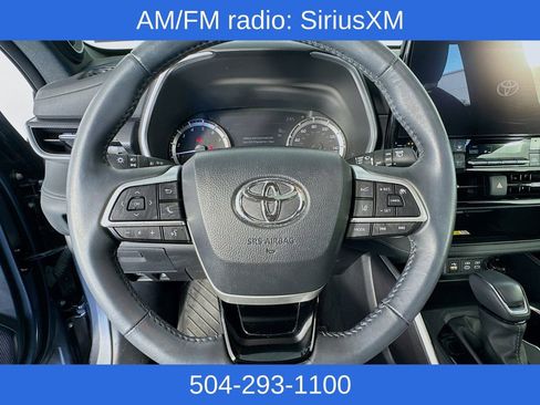 Used 2024 Toyota Highlander Limited image 11