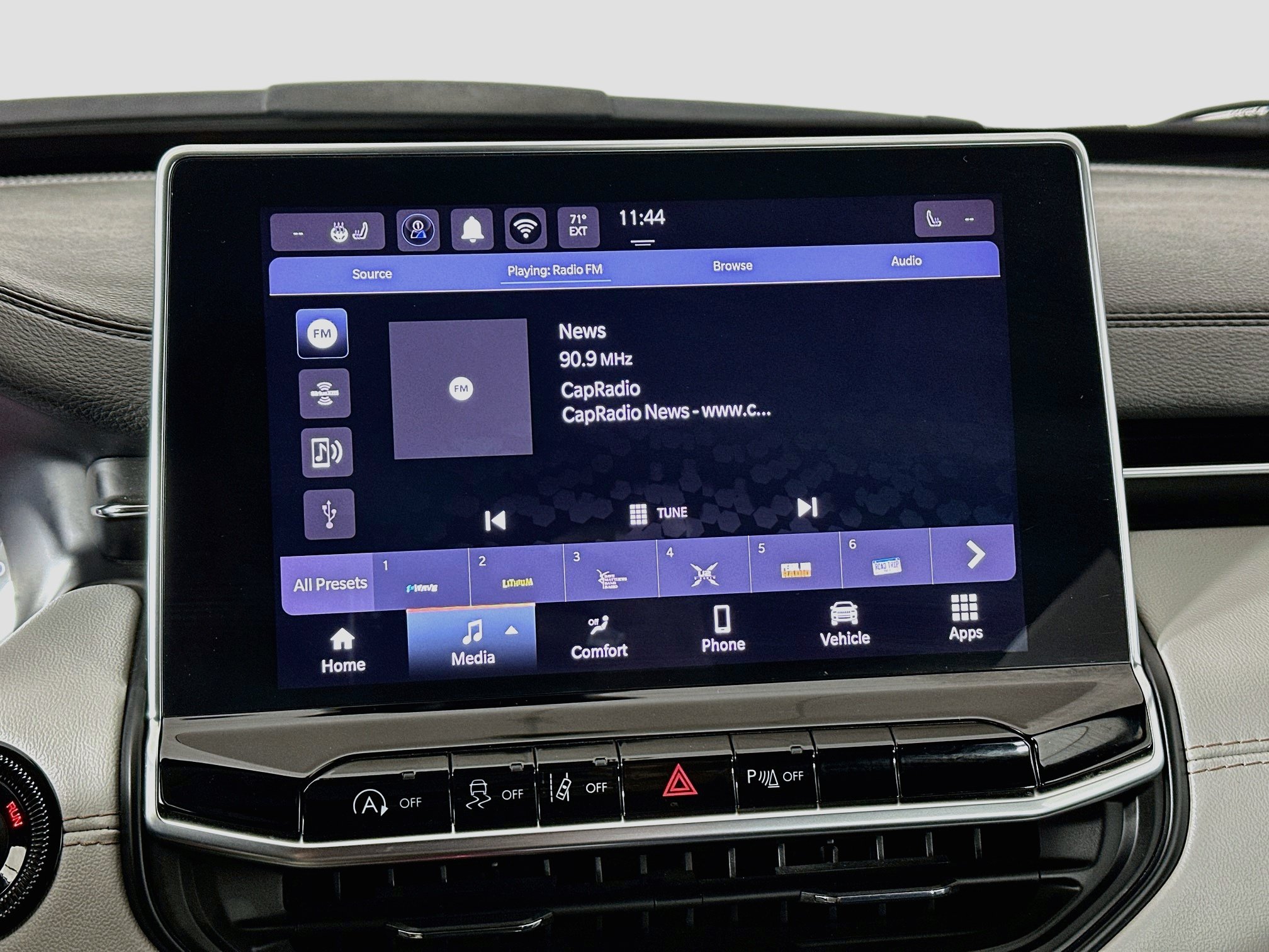 Used 2025 Jeep Compass Limited AWD/4WD image 21