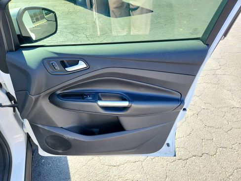 Used 2017 Ford Escape SE FWD image 24