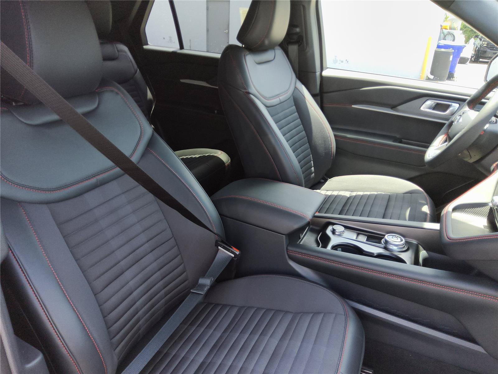 New 2026 Ford Explorer ST-Line w/ Premium Package RWD image 32