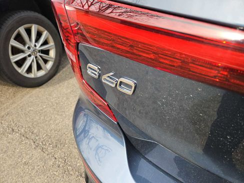 Used 2023 Volvo S60 B5 Plus image 4