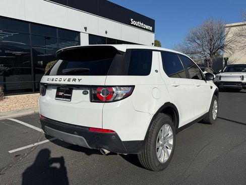 Used 2017 Land Rover Discovery Sport SE image 7