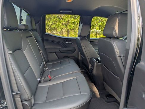 New 2025 Chevrolet Colorado LT w/ LT Convenience Package image 17