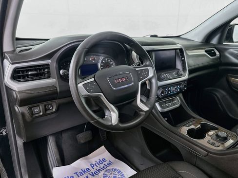 Used 2023 GMC Acadia SLE w/ Driver Convenience Package FWD image 9