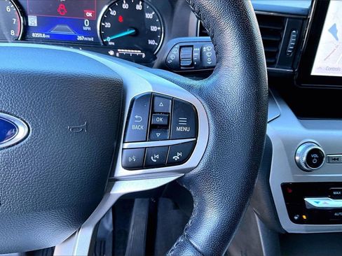 Used 2022 Ford Explorer XLT w/ Equipment Group 202A image 31