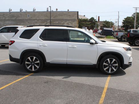 Used 2024 Honda Pilot Elite image 5