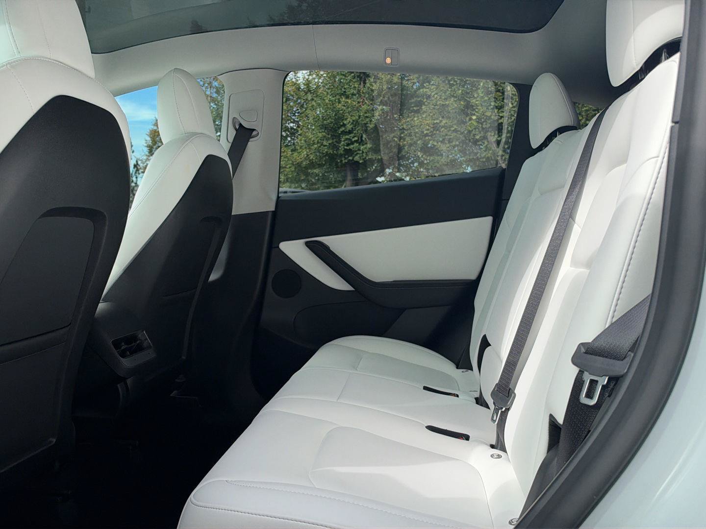 Used 2022 Tesla Model Y Performance AWD/4WD image 19
