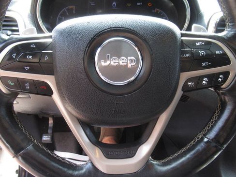 Used 2015 Jeep Grand Cherokee Overland w/ Advanced Technology Group AWD/4WD image 23