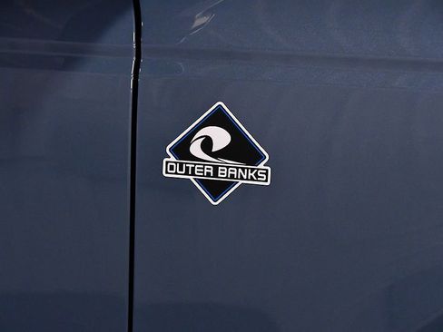 Used 2025 Ford Bronco Outer Banks AWD/4WD image 12