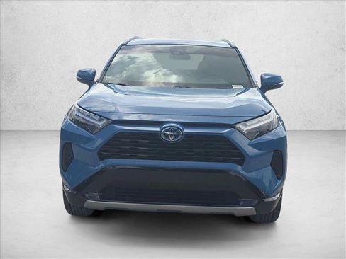 Used 2023 Toyota RAV4 SE AWD/4WD image 2