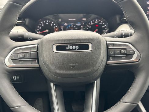 Used 2025 Jeep Compass Limited AWD/4WD image 28