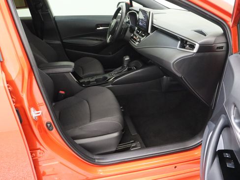 Certified 2025 Toyota Corolla SE FWD image 34