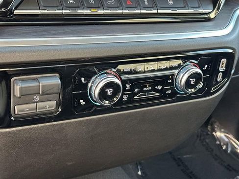 Used 2025 GMC Sierra 1500 SLT image 37