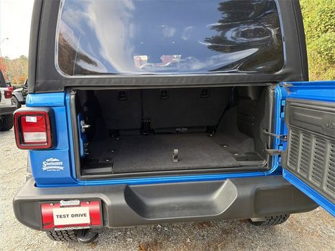 Used 2024 Jeep Wrangler Sport S image 18