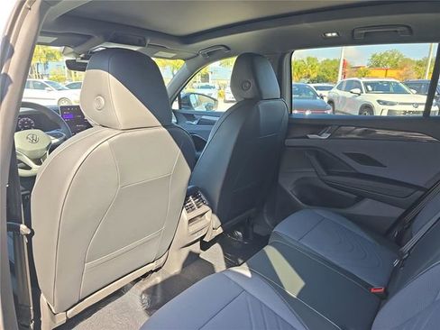 New 2026 Volkswagen Tiguan SE R-Line image 11