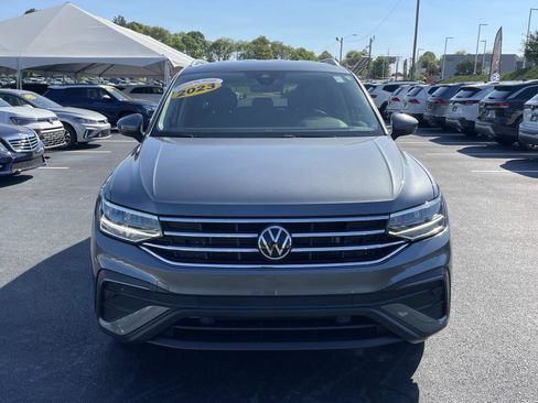 Certified 2023 Volkswagen Tiguan SE image 2