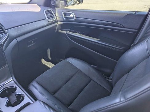 Used 2021 Jeep Grand Cherokee Laredo X image 17