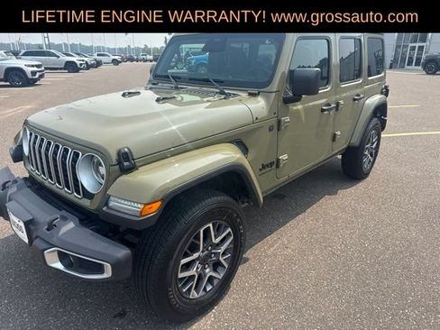 Used 2026 Jeep Wrangler Unlimited Sahara AWD/4WD image 5