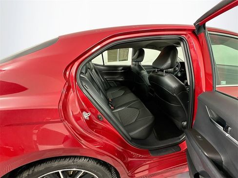 Used 2021 Toyota Camry SE image 25