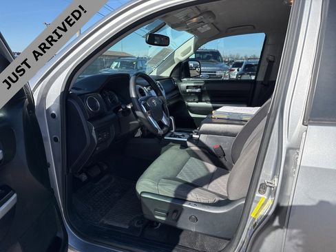 Used 2017 Toyota Tundra SR5 image 11