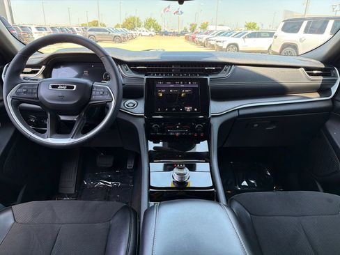 Used 2023 Jeep Grand Cherokee L Laredo RWD image 19