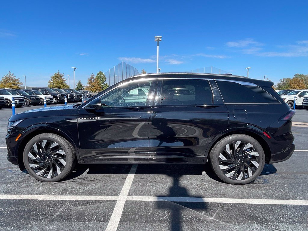 Used 2024 Lincoln Nautilus Black Label w/ Jet Appearance Package (87T) AWD/4WD image 4