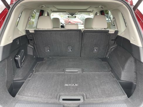 Used 2023 Nissan Rogue SL w/ SL Premium Package image 6