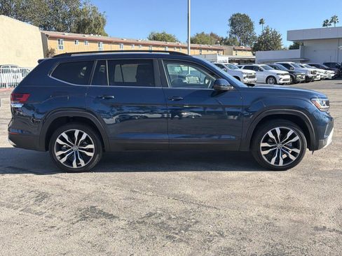 Used 2022 Volkswagen Atlas SE w/ Panoramic Sunroof Package image 3