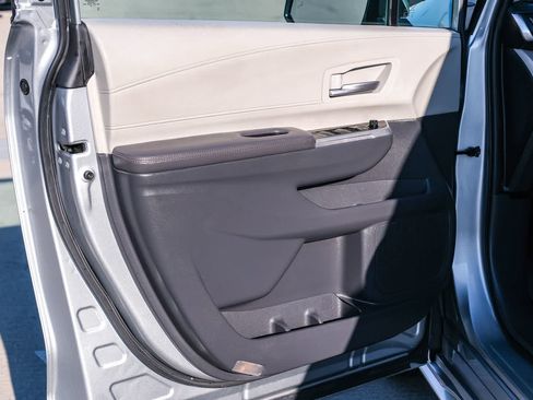 Certified 2024 Toyota Sienna XLE FWD image 26