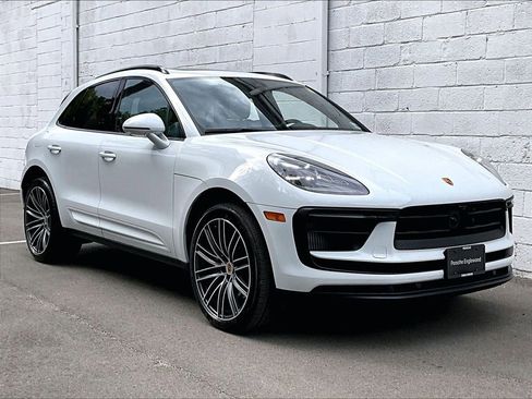 Certified 2025 Porsche Macan S AWD/4WD image 7