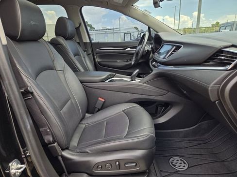 Used 2021 Buick Enclave Avenir w/ Avenir Technology Package FWD image 22