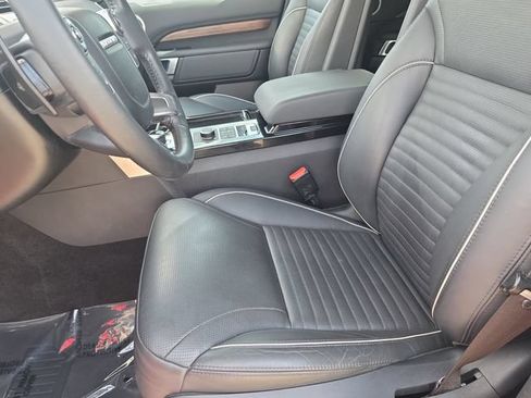 Used 2017 Land Rover Discovery HSE AWD/4WD image 17
